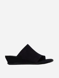 Vince Women's Darla Sandal -Sandals Sales G3454L2400xCOASTALCOCOxPrimary 63060674 68945a7f ed6a 4ac6 8931 13905ef00c49