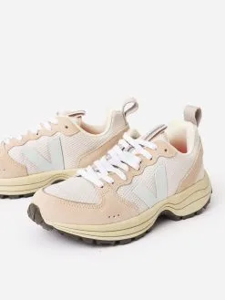 VEJA Women's Venturi Alveomesh Sneaker